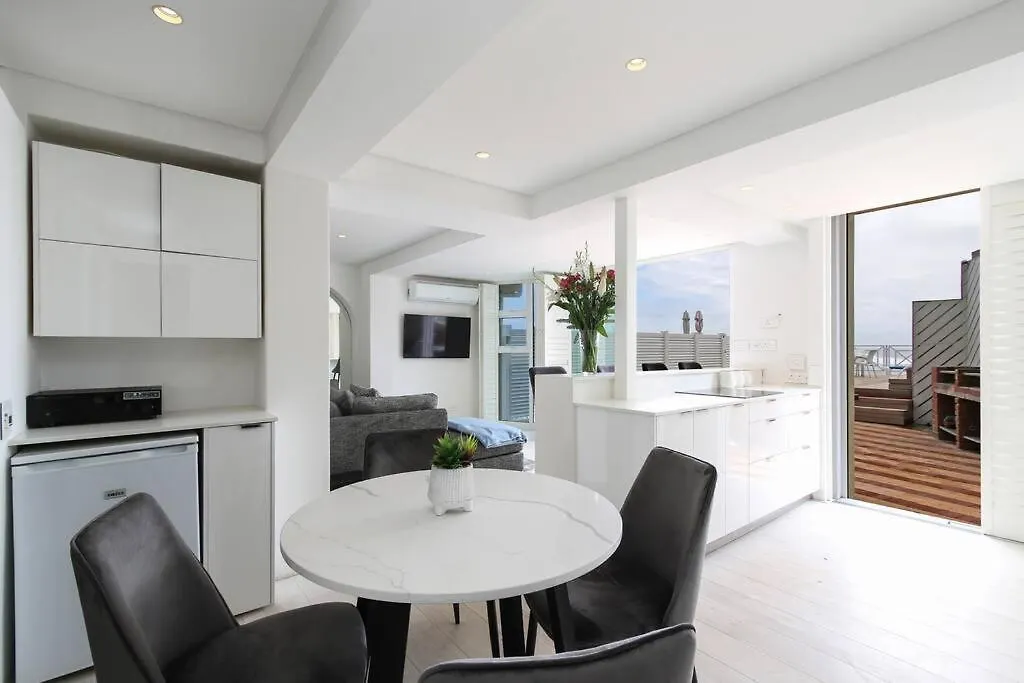 Modern & Luxurious Seaside Apartment Le Cap